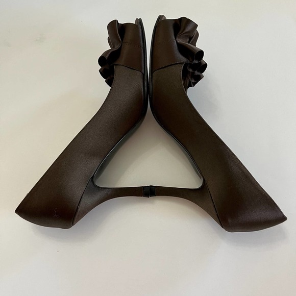 Stuart Weitzman Brown Satin Heels Sz 6.5 - Picture 6 of 9